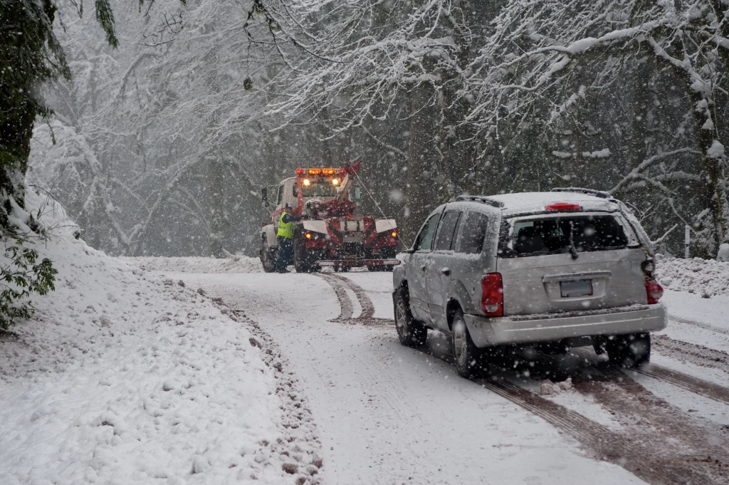Emergency Towing 4 towing in snow strom